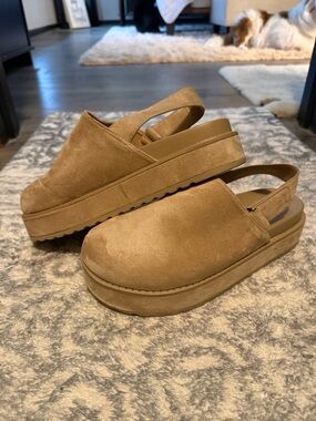 TOP Moda Tan Suede Platform Slingback Clogs